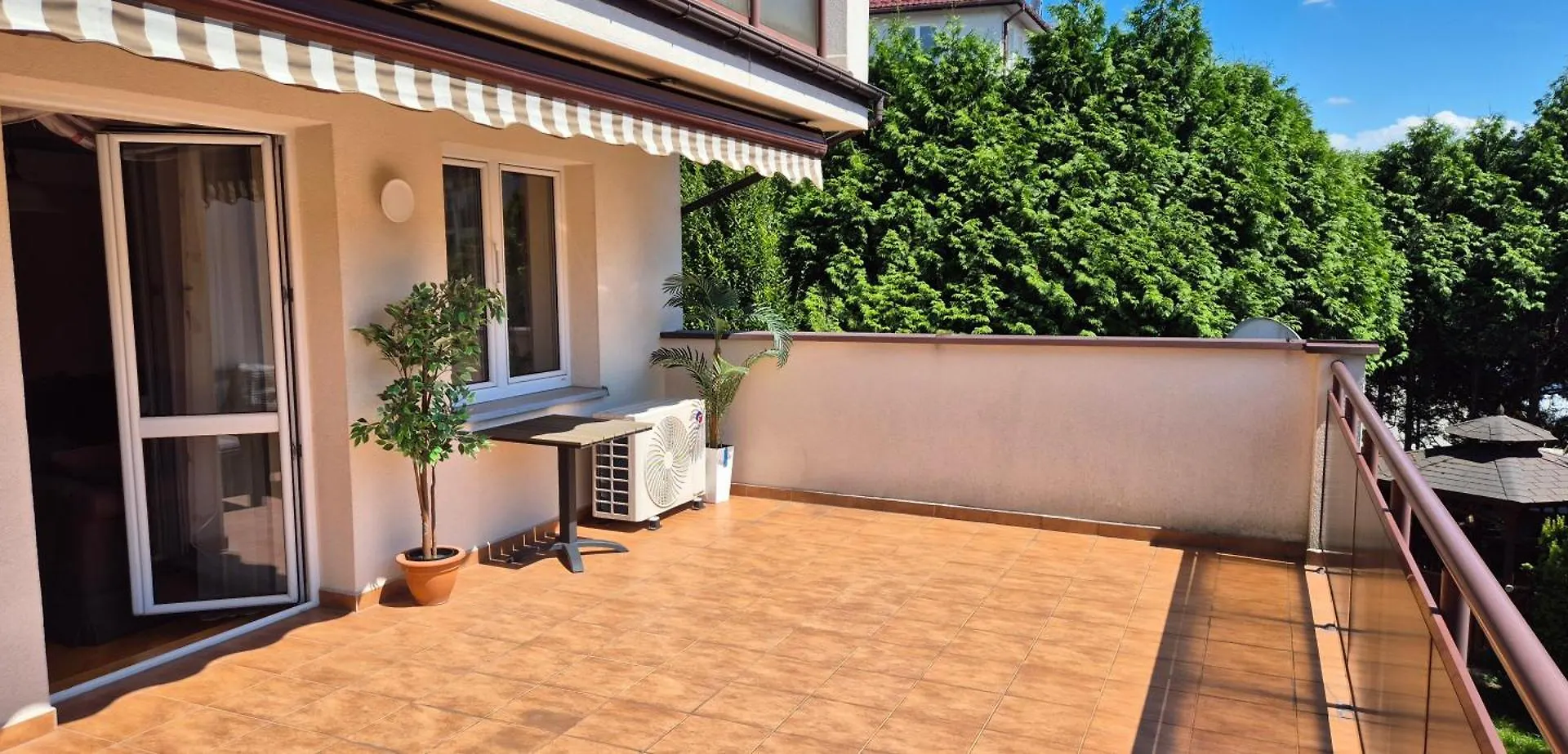 Apartment With Terrace And Garage Krakow